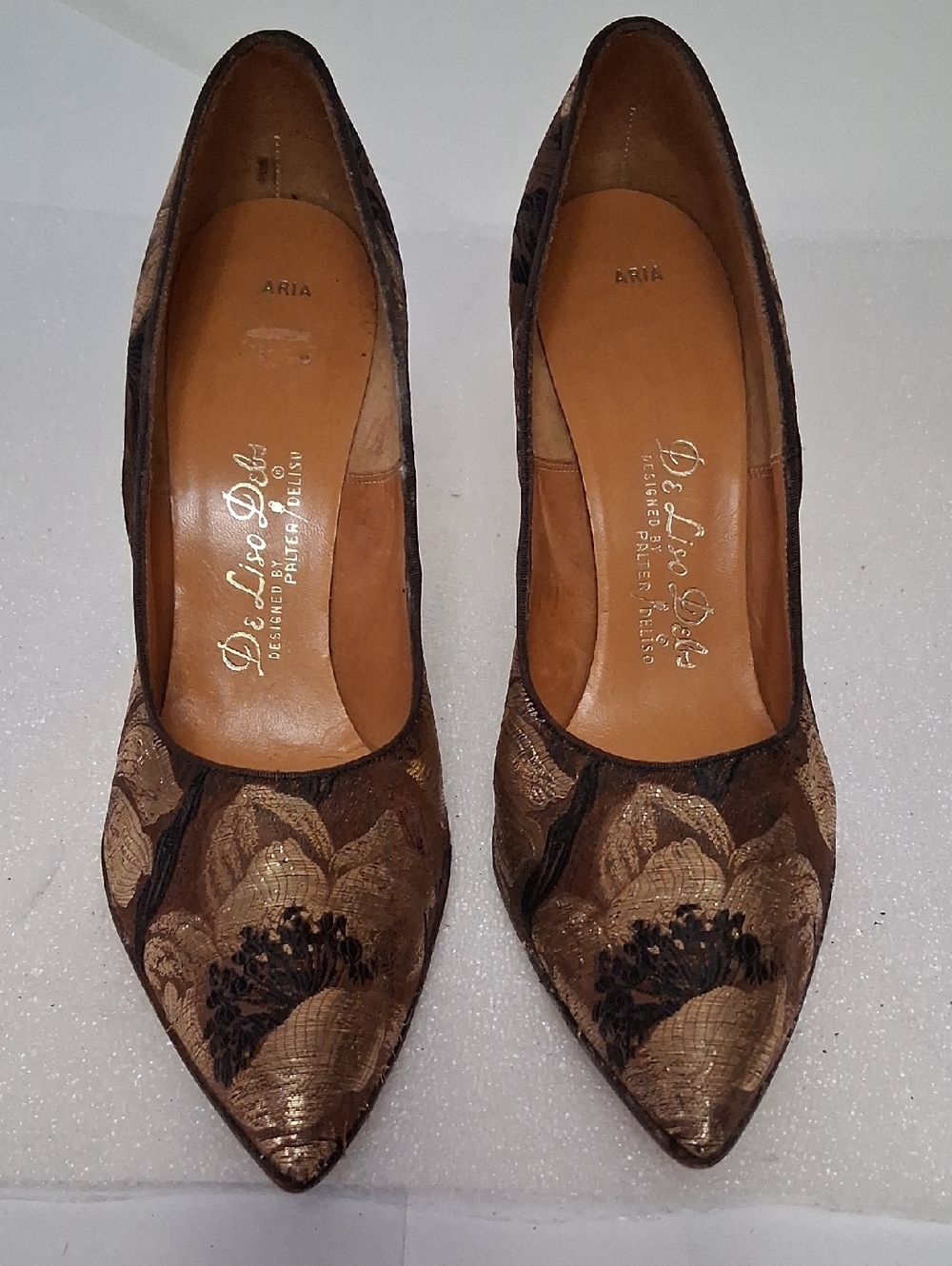 ARIA Women's Brown Floral Brocade Pointed-Toe Pumps